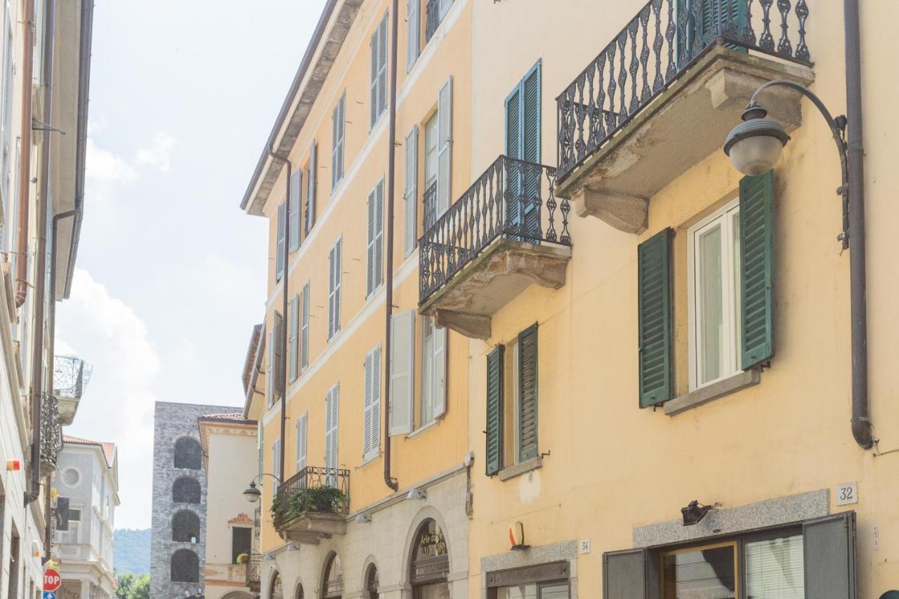 Da Pia In Historycal Como City Centre By Rent All Como Exterior photo