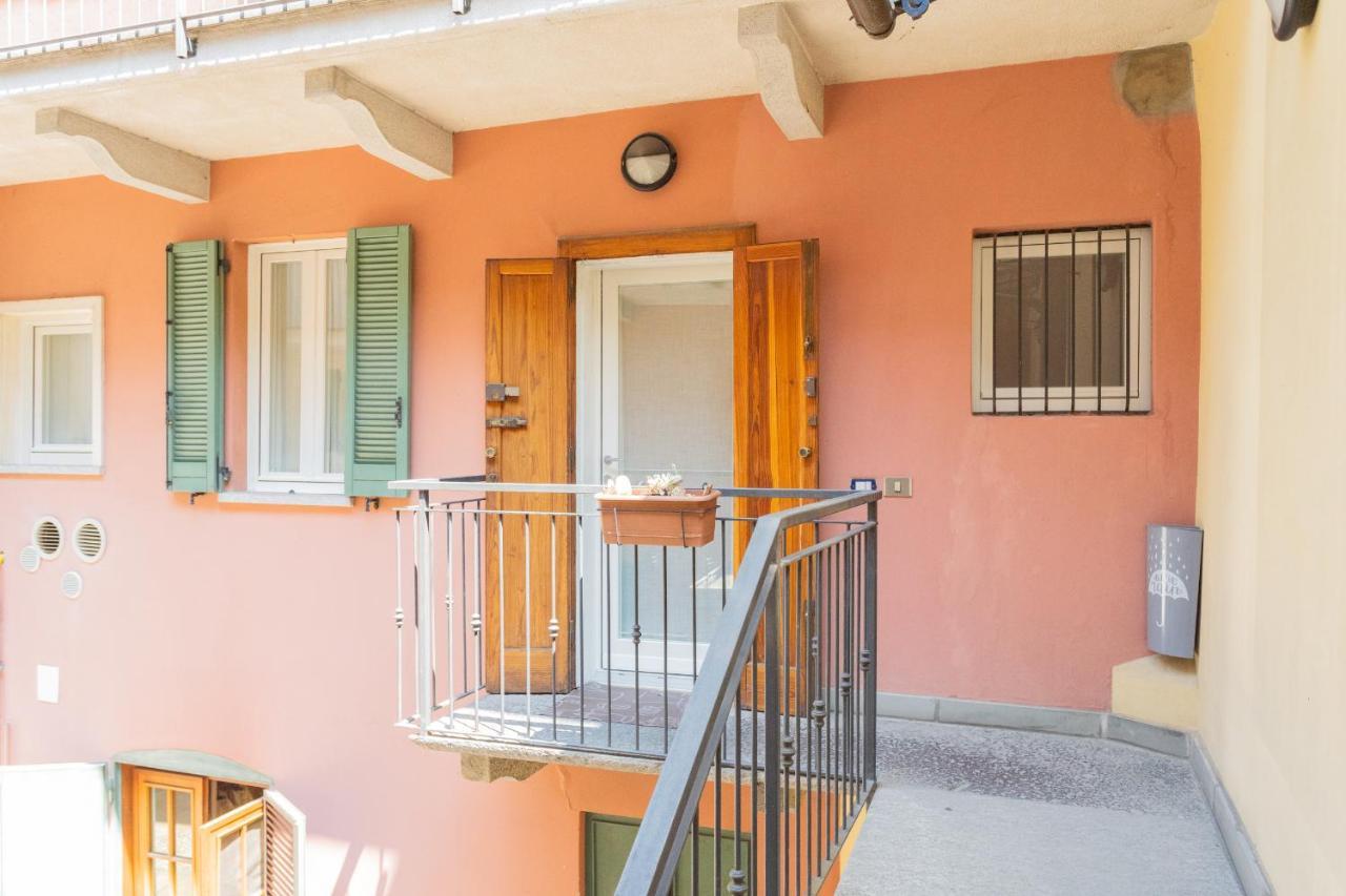Da Pia In Historycal Como City Centre By Rent All Como Exterior photo